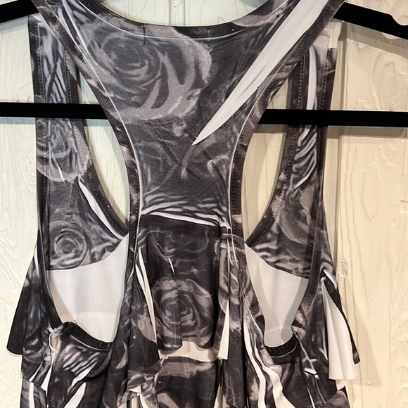 XXI Ruffled Tier Top, Size M - Picture 8 of 10